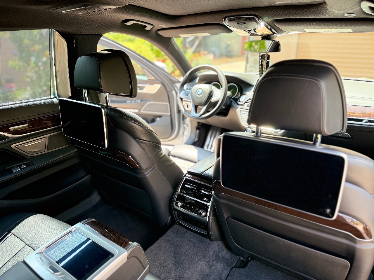 BMW 7 серії - фото 34