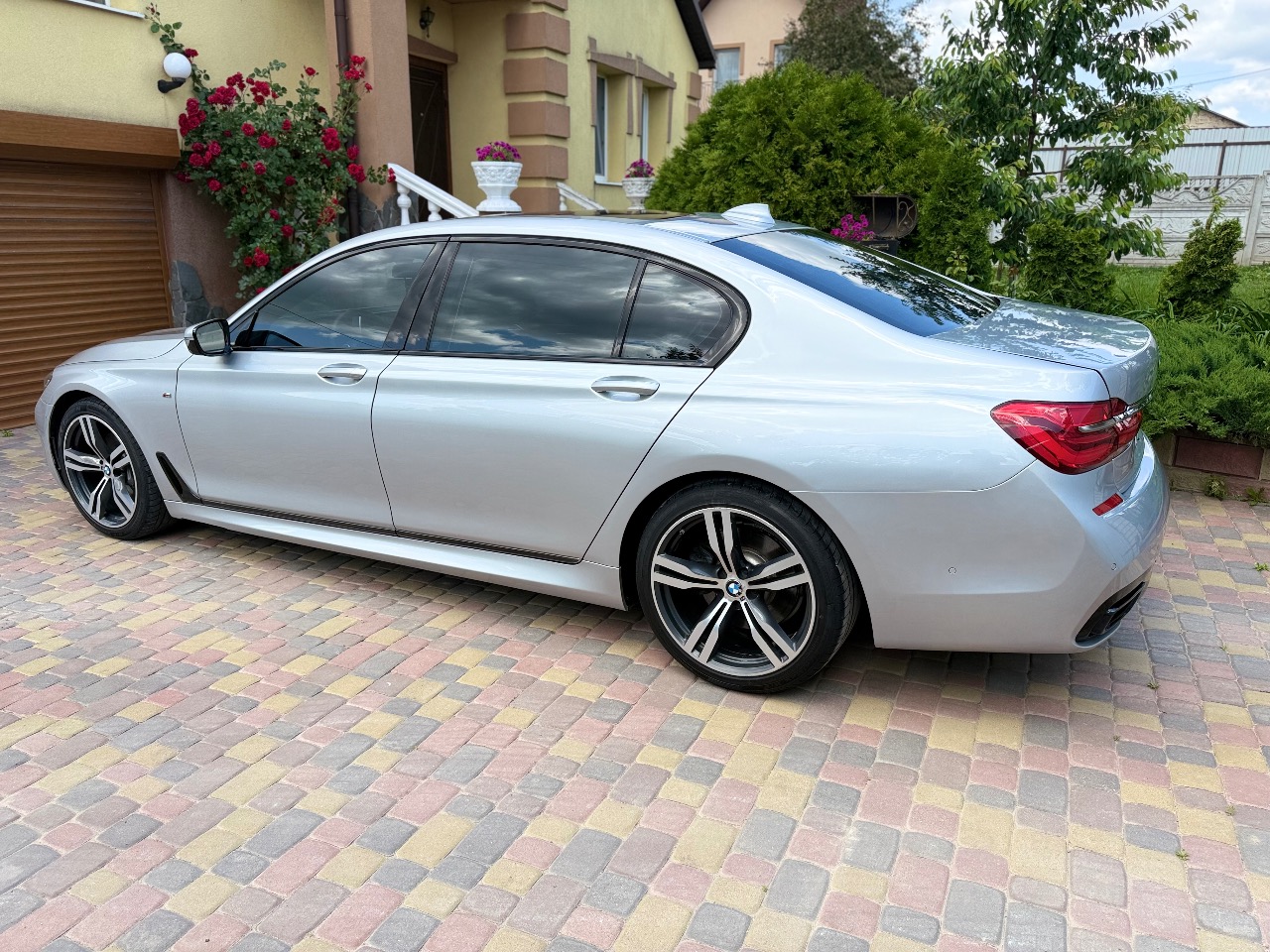 BMW 7 серії - фото 13