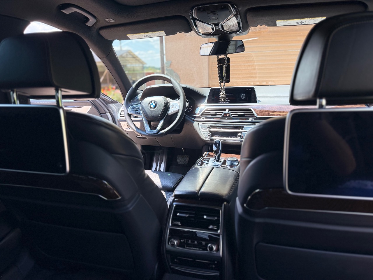 BMW 7 серії - фото 17