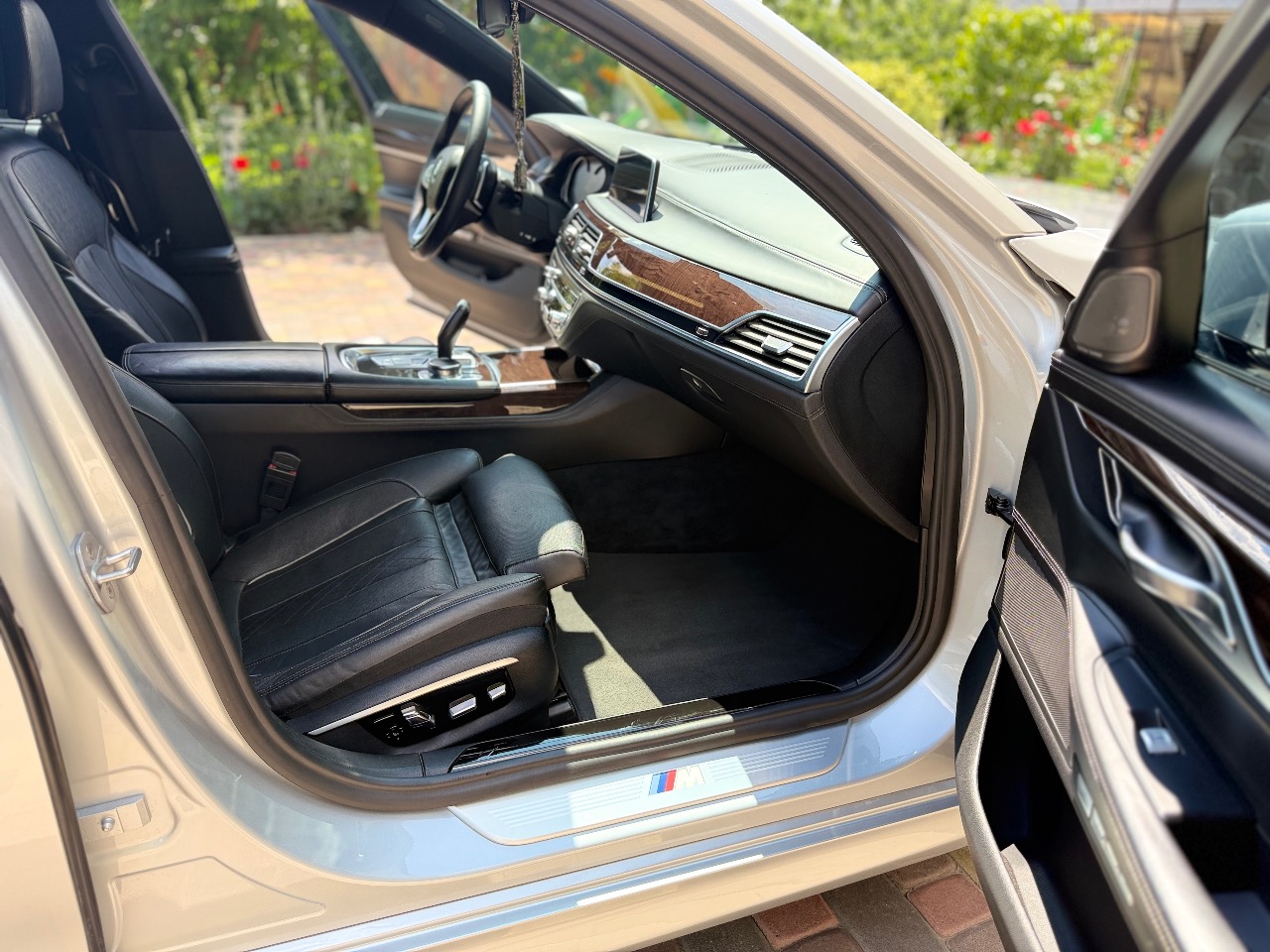 BMW 7 серії - фото 25