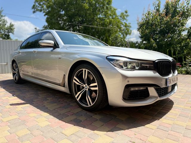BMW 7 серії - фото 1