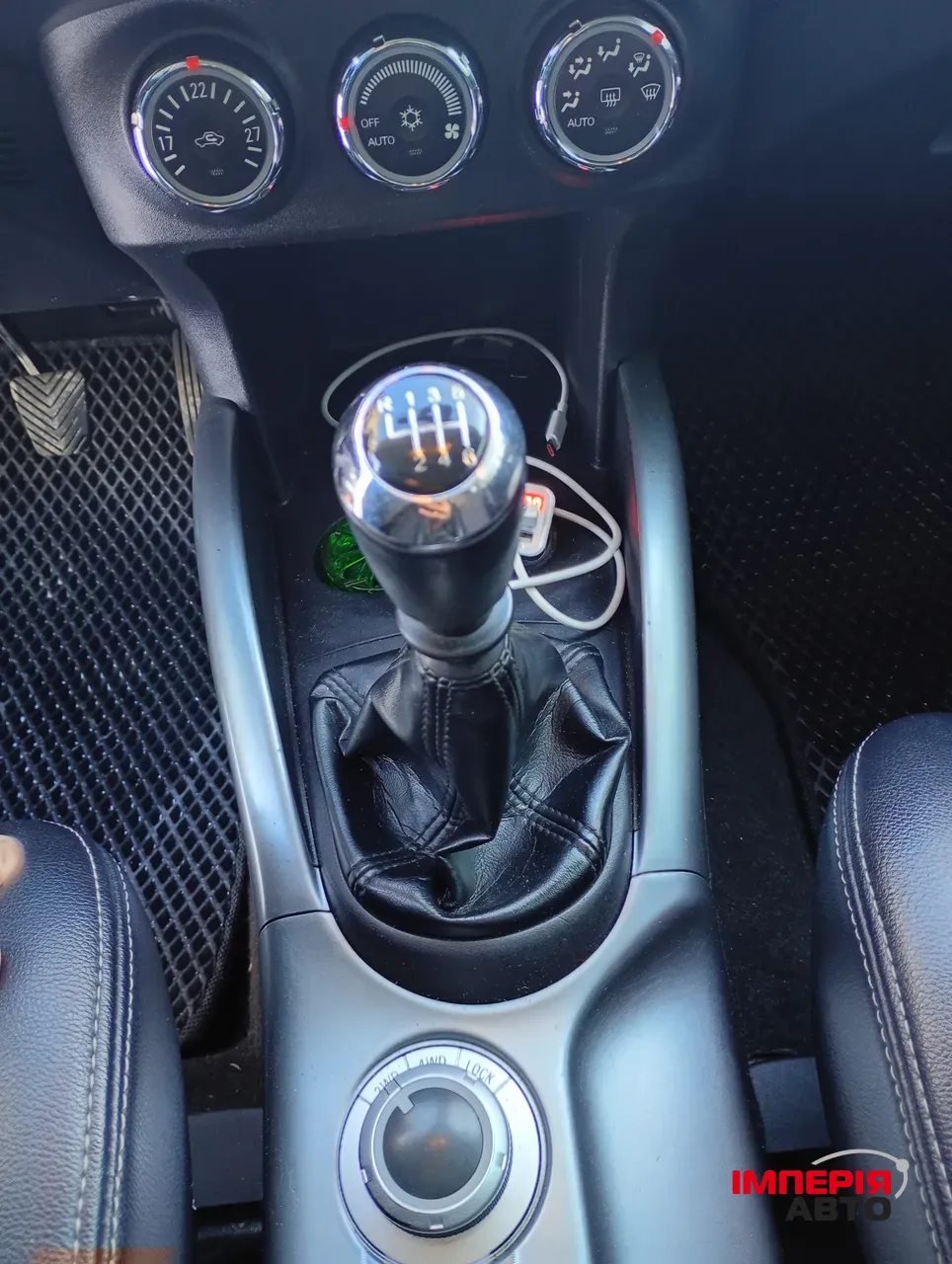 Mitsubishi Outlander - фото 8