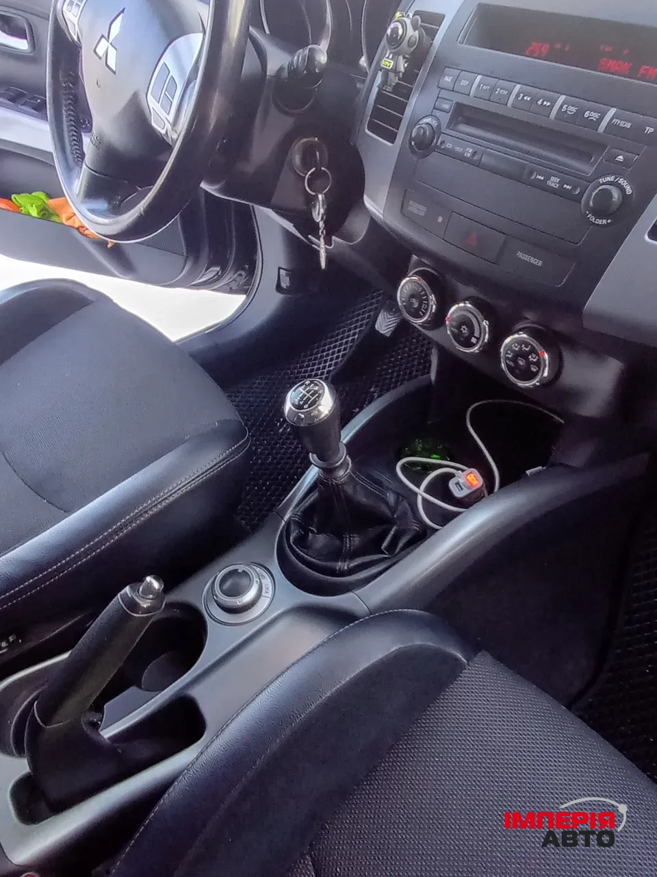 Mitsubishi Outlander - фото 28