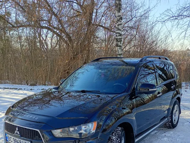 Mitsubishi Outlander - фото 2