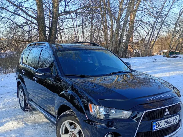 Mitsubishi Outlander - фото 3