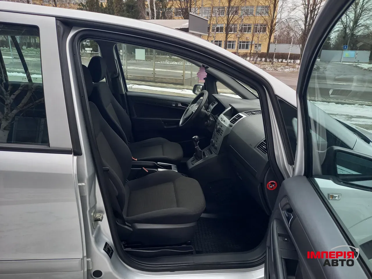 Opel Zafira - фото 18