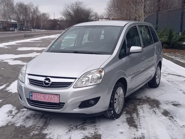 Opel Zafira - фото 2