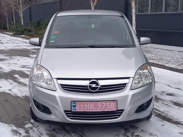 Opel Zafira - фото 3