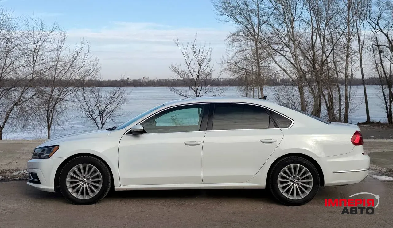 Volkswagen Passat - фото 4