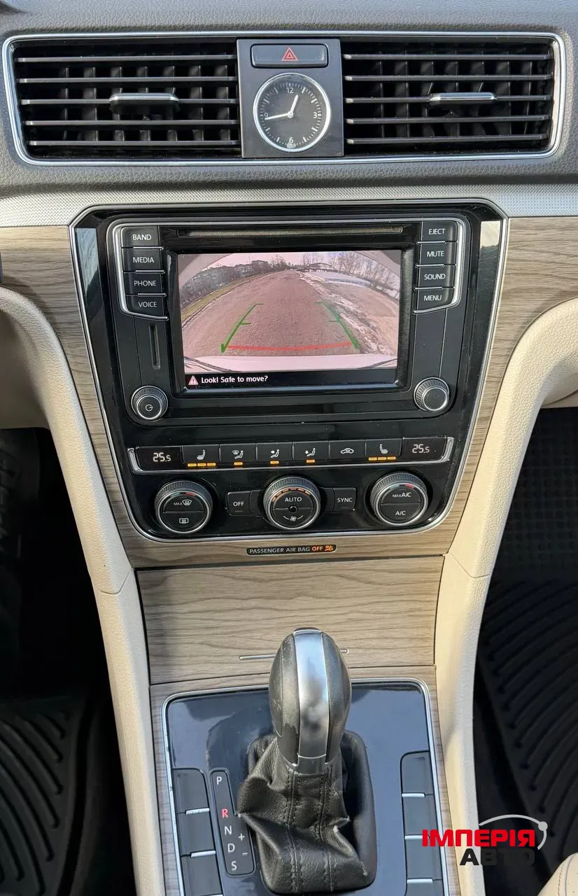 Volkswagen Passat - фото 15