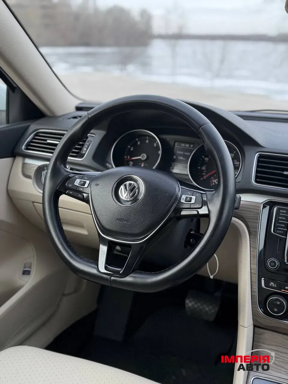 Volkswagen Passat - фото 11