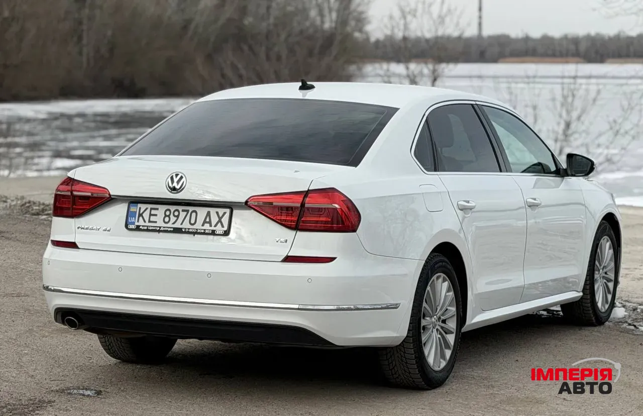 Volkswagen Passat - фото 6