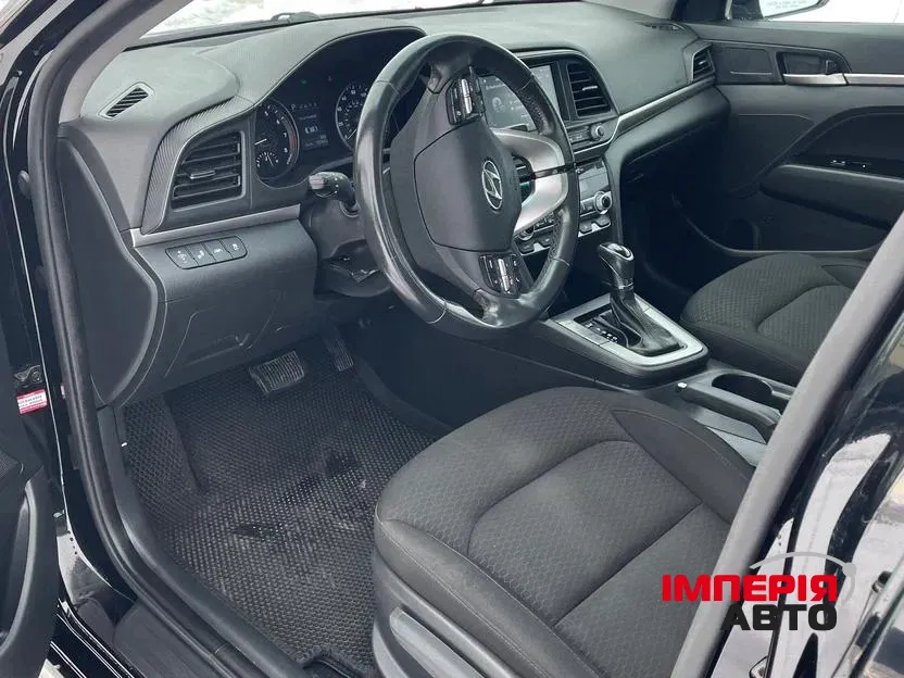 Hyundai Elantra - фото 5
