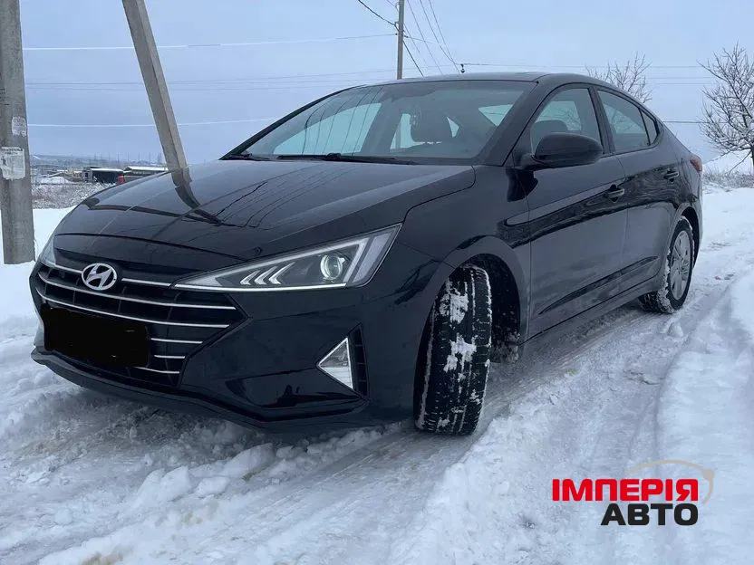 Hyundai Elantra - фото 4