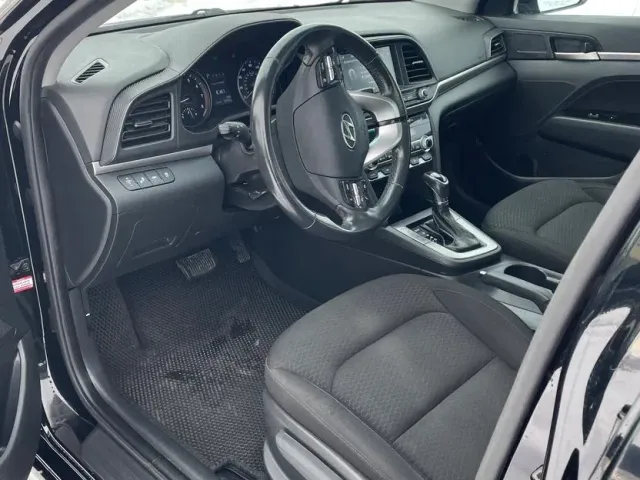 Hyundai Elantra - фото 5