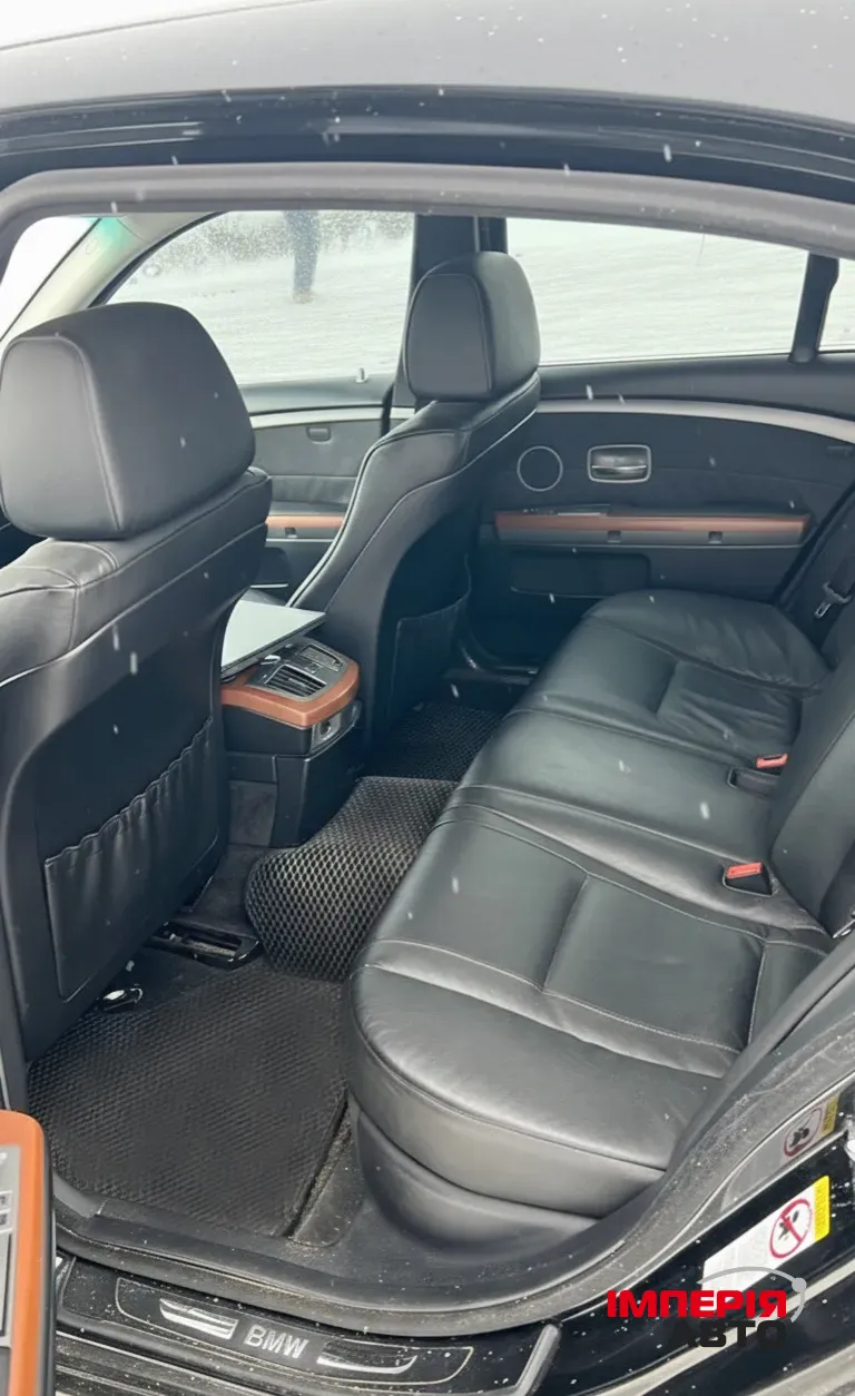 BMW 7 серії - фото 12