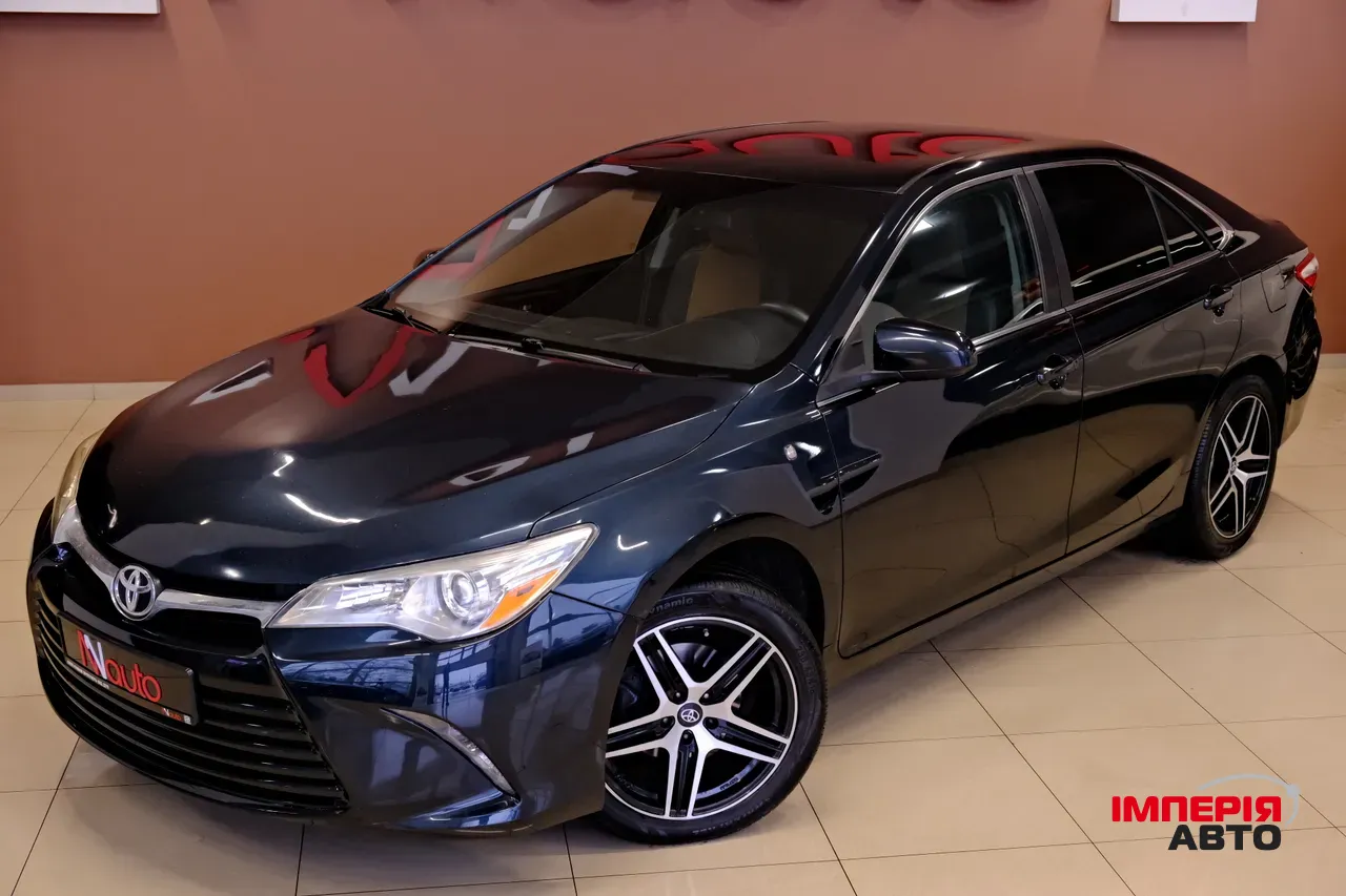 Toyota Camry - фото 2