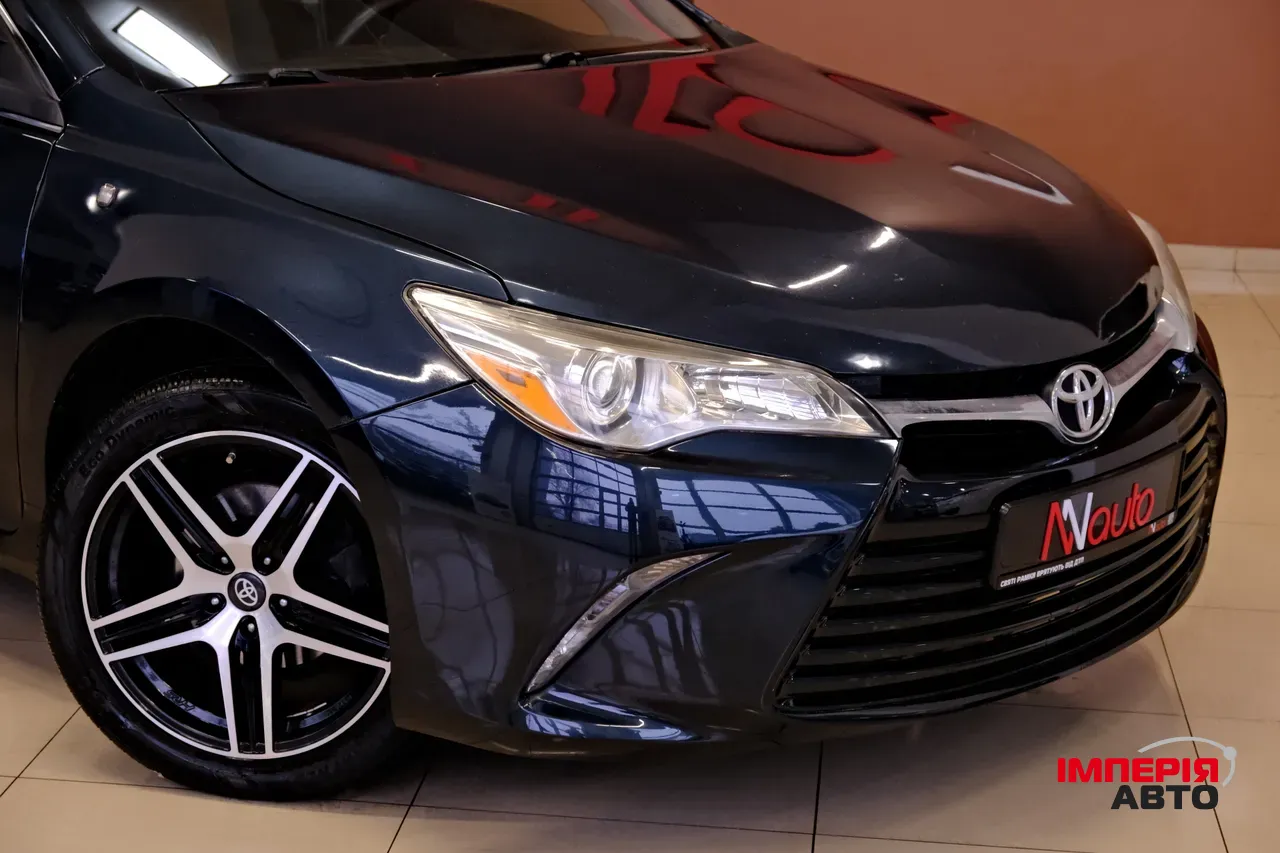 Toyota Camry - фото 3