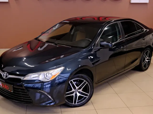 Toyota Camry - фото 2