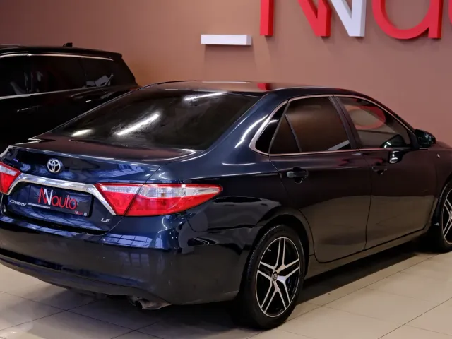 Toyota Camry - фото 5