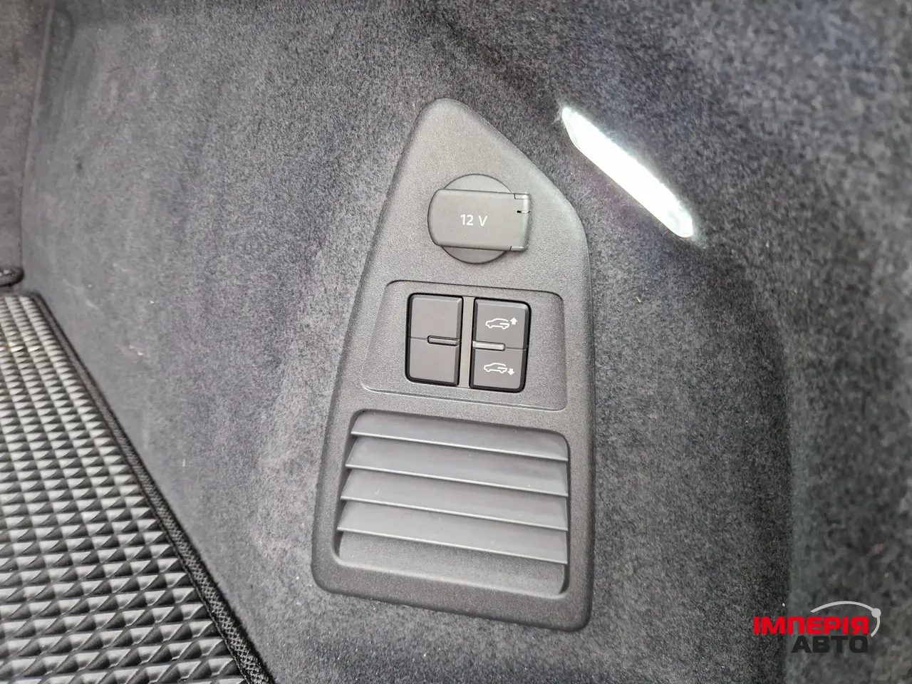 Volkswagen Touareg - фото 35