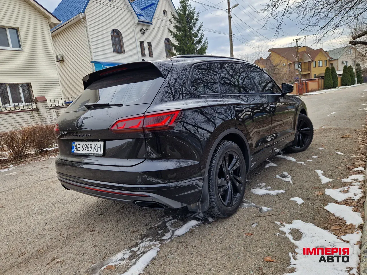 Volkswagen Touareg - фото 4