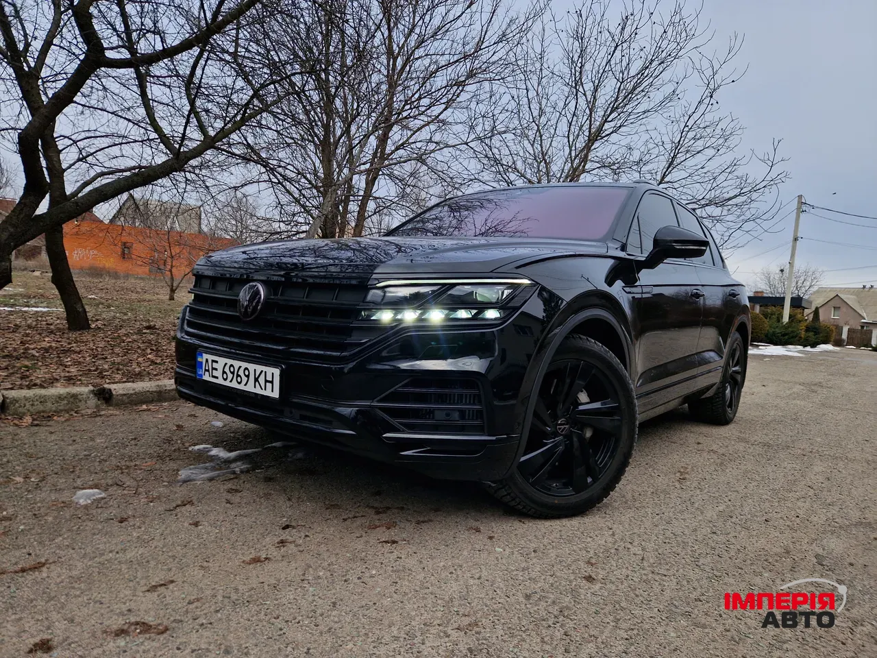 Volkswagen Touareg - фото 1