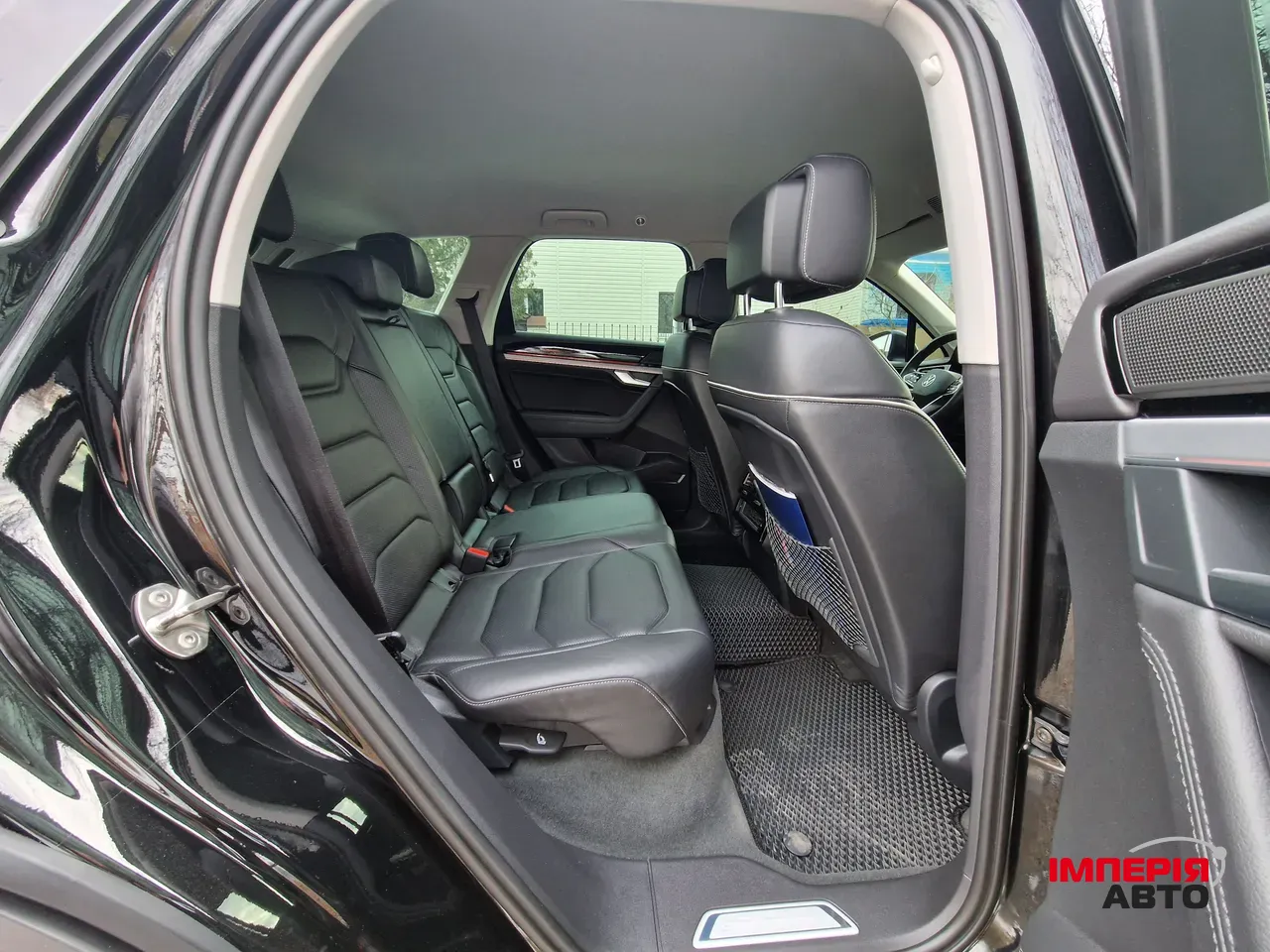 Volkswagen Touareg - фото 30