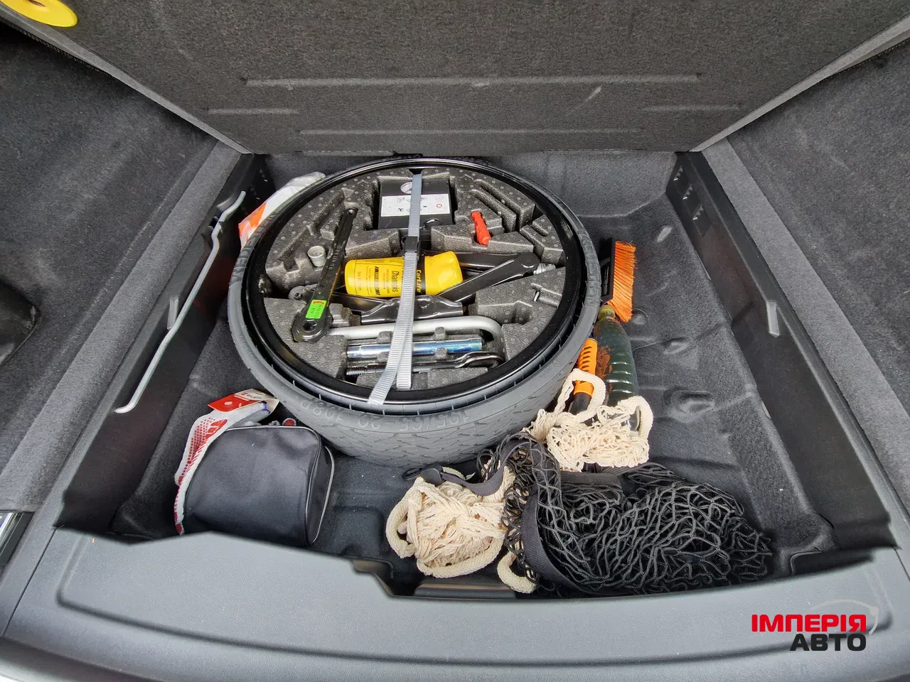 Volkswagen Touareg - фото 36