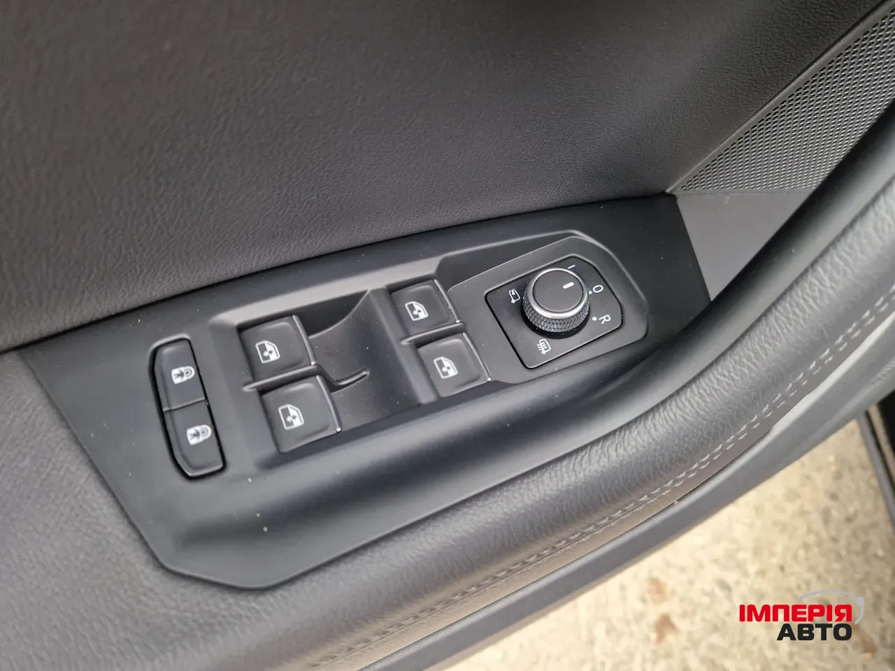 Volkswagen Touareg - фото 16