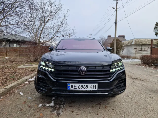 Volkswagen Touareg - фото 2