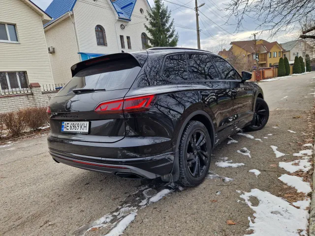 Volkswagen Touareg - фото 4