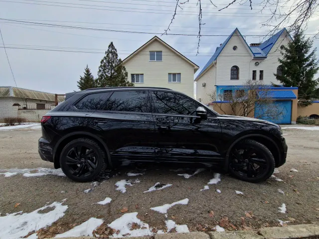Volkswagen Touareg - фото 3