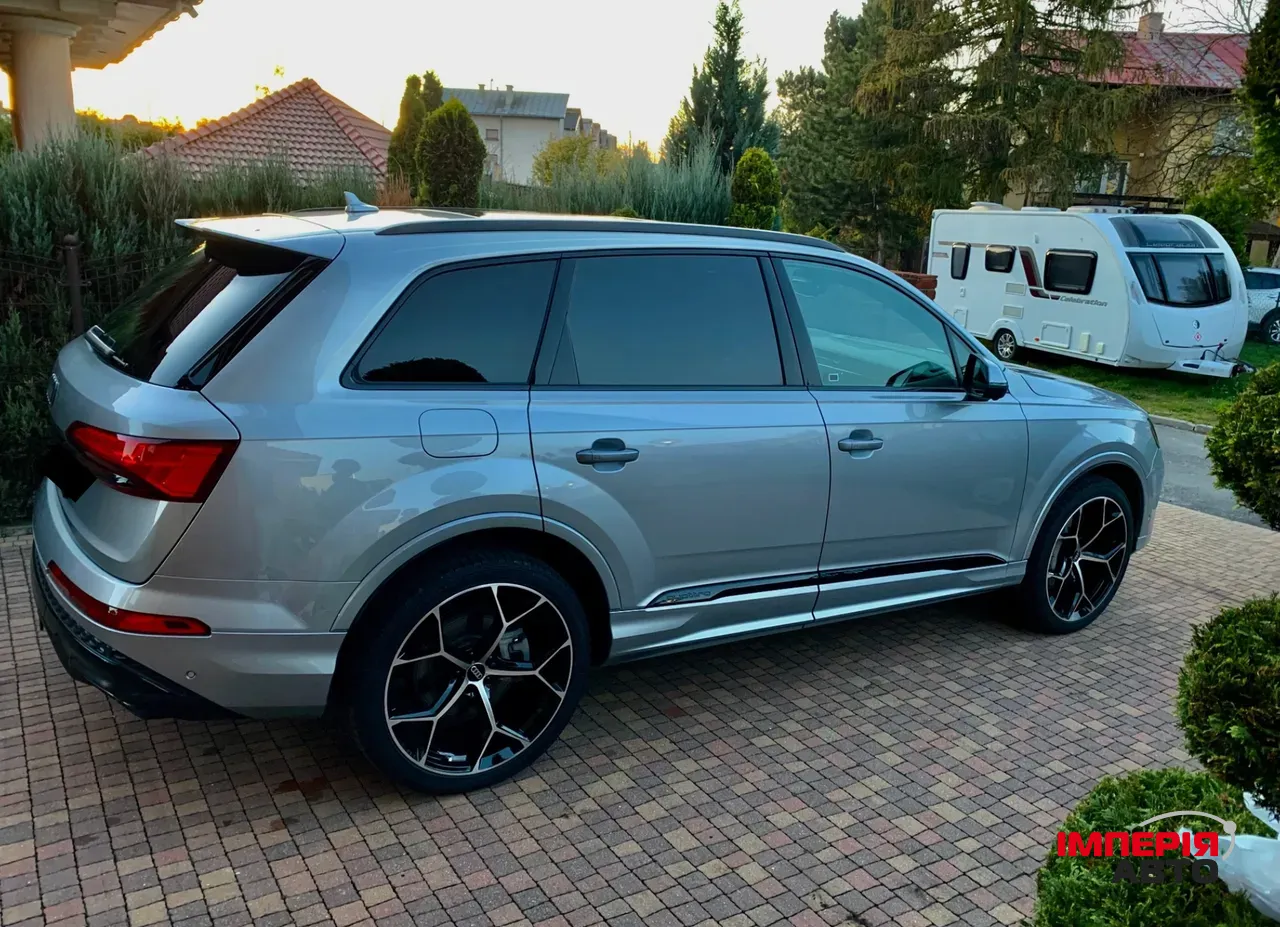 Audi Q7 - фото 9