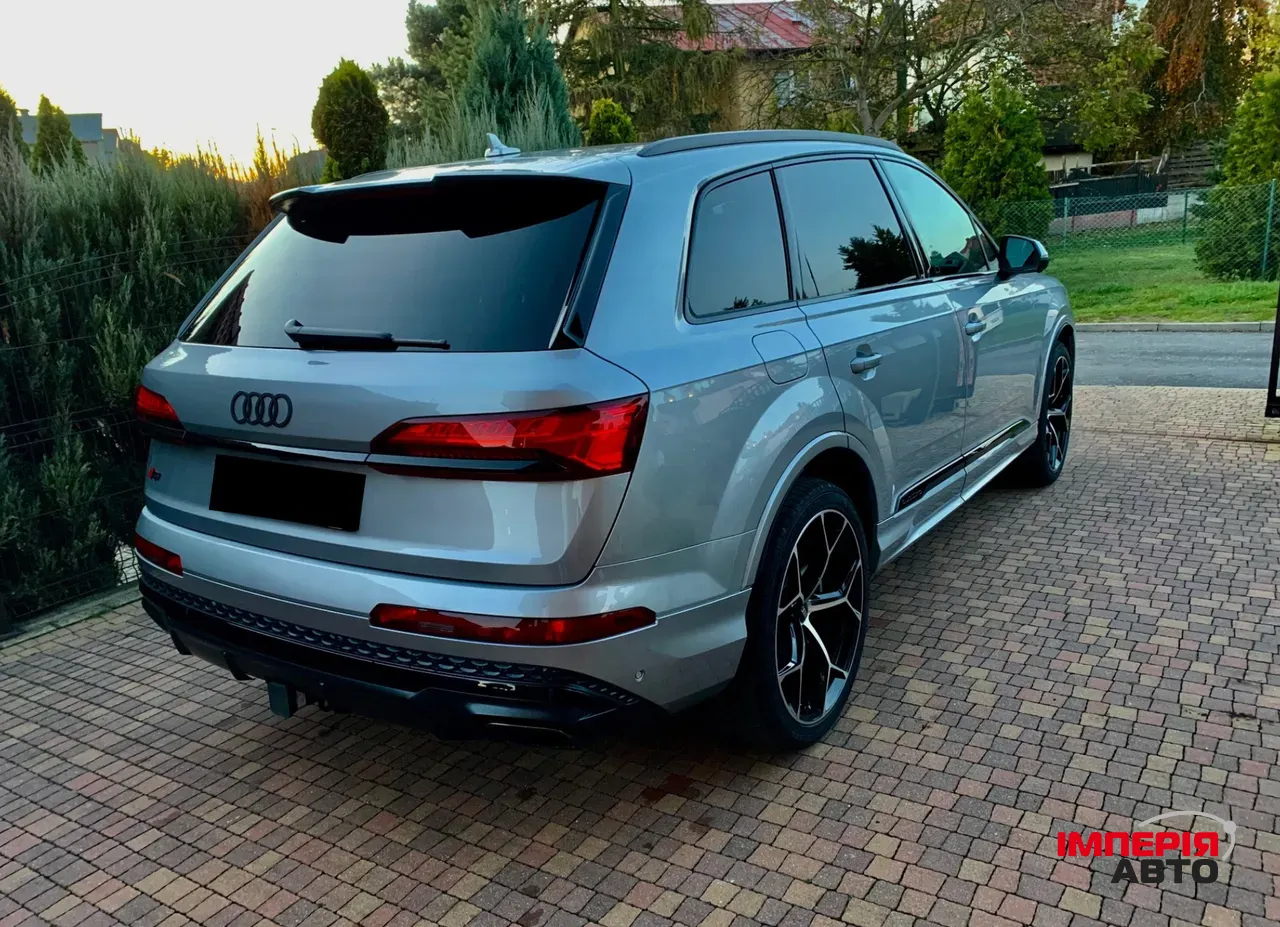 Audi Q7 - фото 10