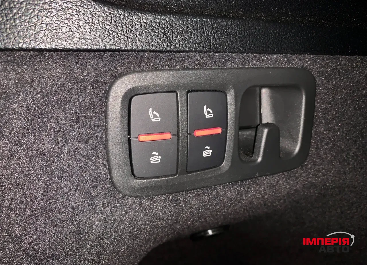 Audi Q7 - фото 33