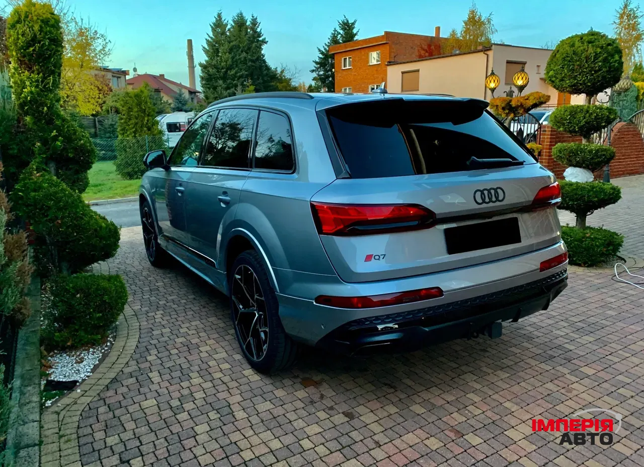 Audi Q7 - фото 13