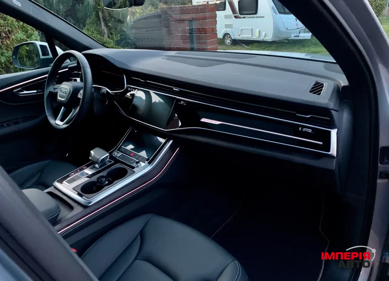 Audi Q7 - фото 15