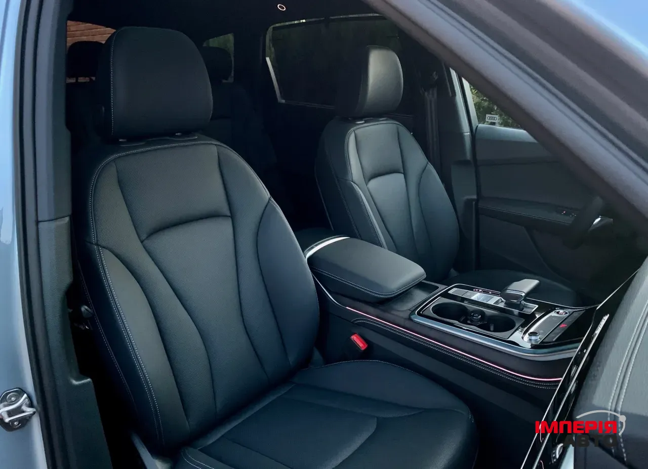 Audi Q7 - фото 14