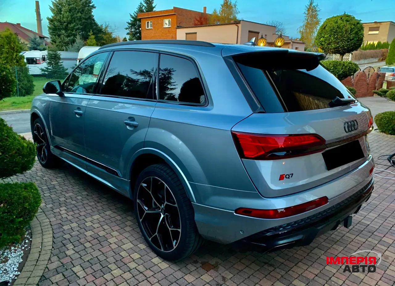 Audi Q7 - фото 12