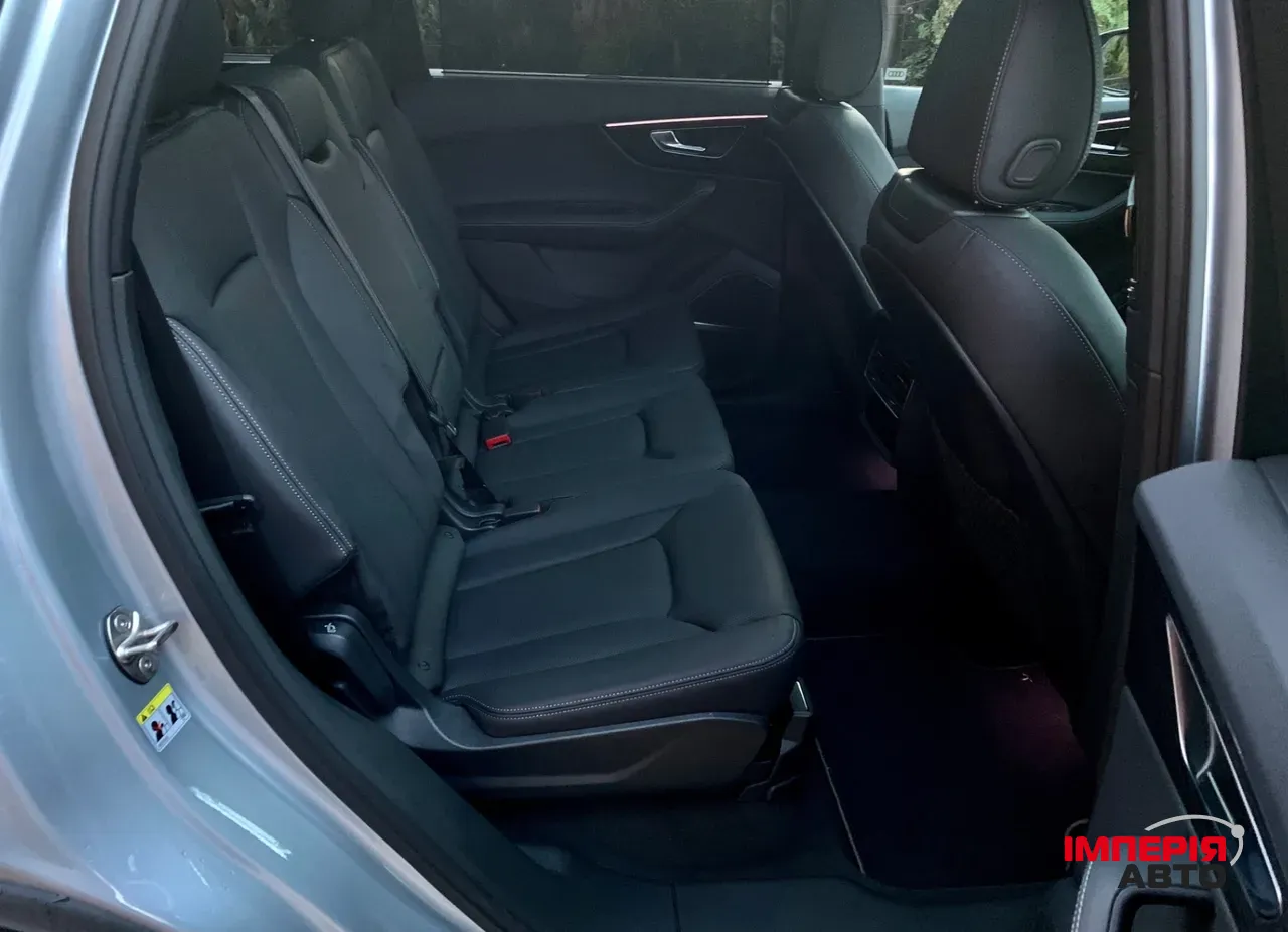 Audi Q7 - фото 17