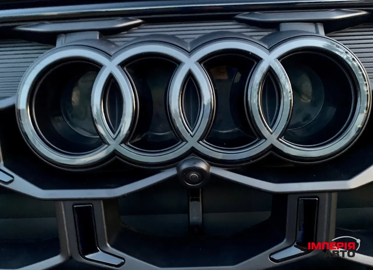 Audi Q7 - фото 32