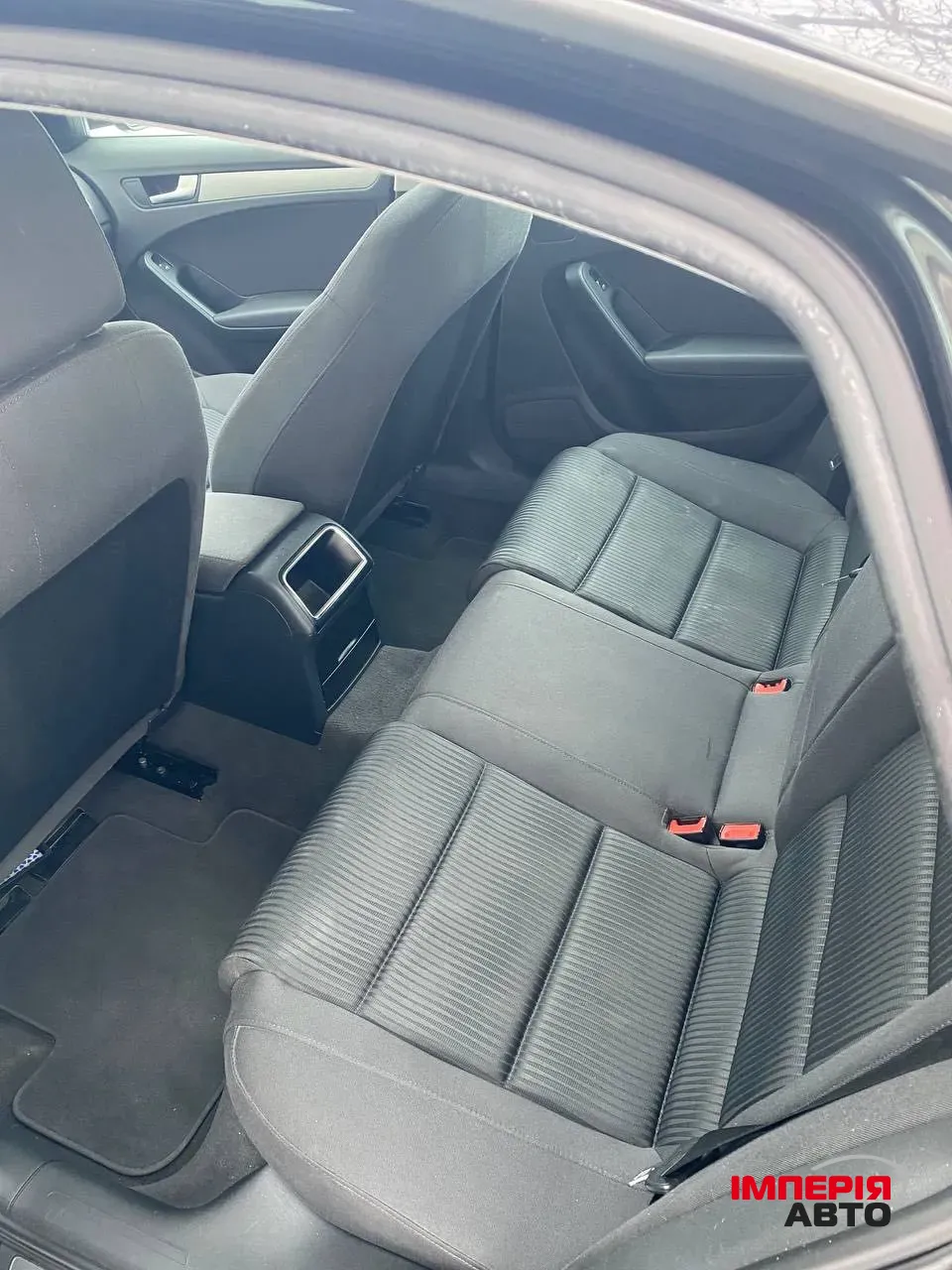 Audi A4 - фото 10