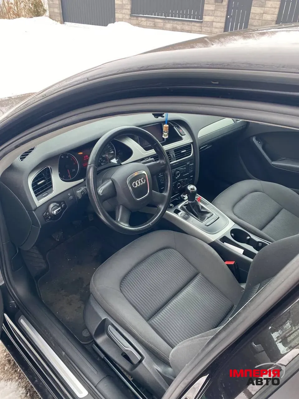 Audi A4 - фото 9