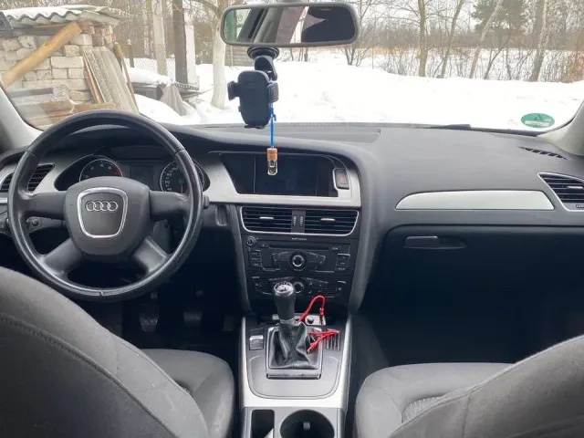 Audi A4 - фото 5