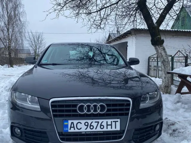 Audi A4 - фото 1
