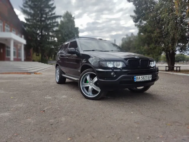 BMW X5 - фото 1