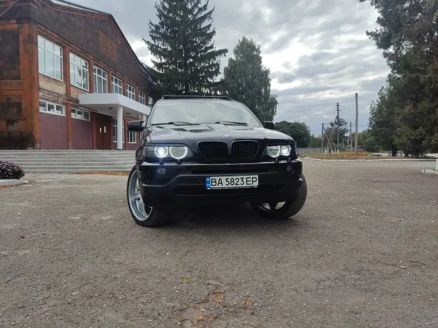 BMW X5 - фото 2