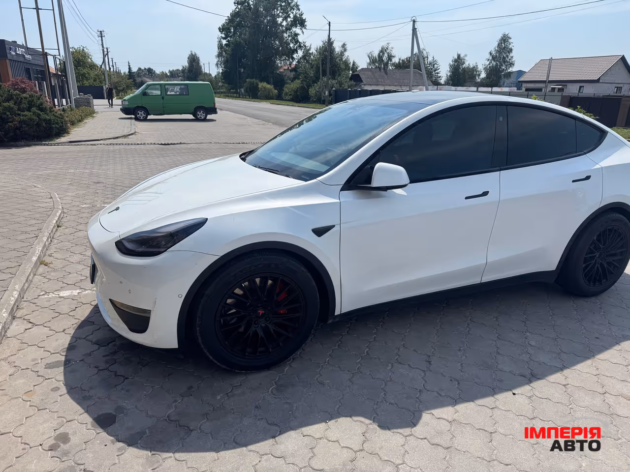 Tesla Model Y - фото 1