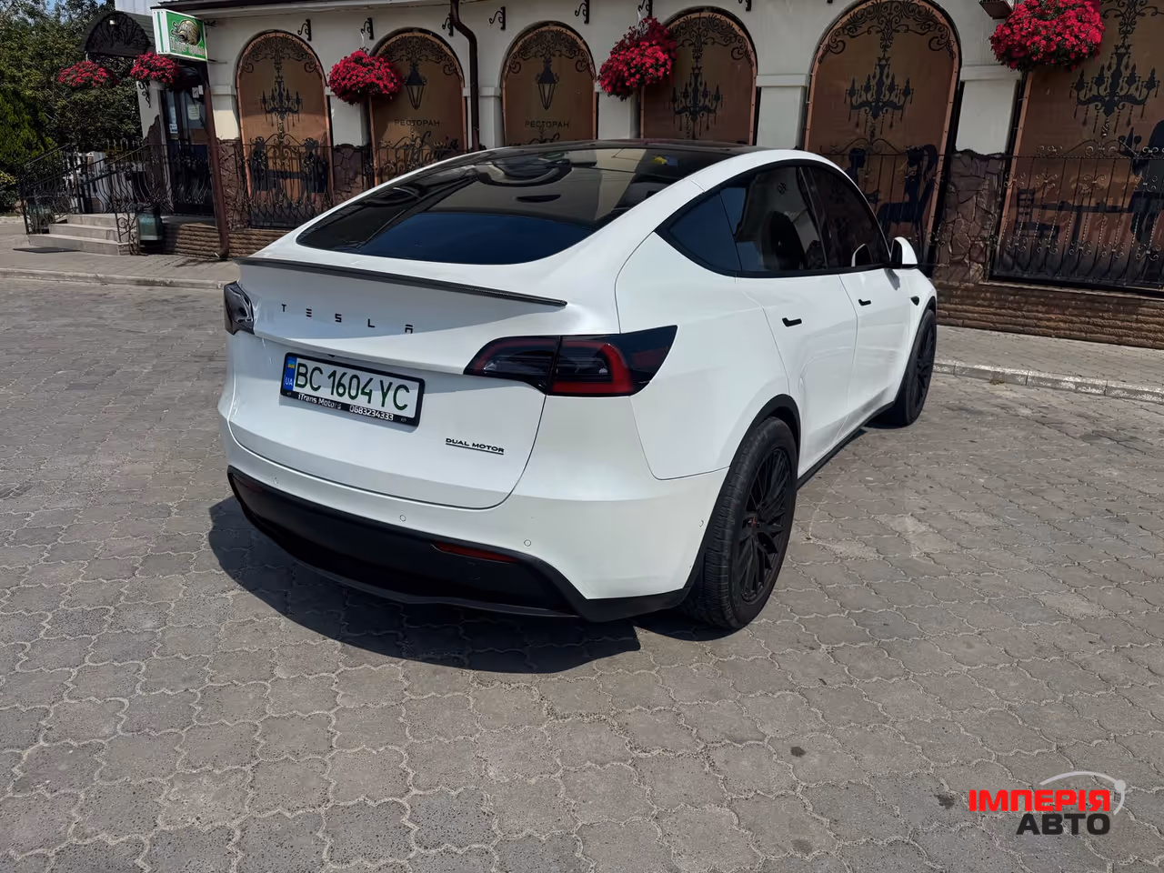 Tesla Model Y - фото 31